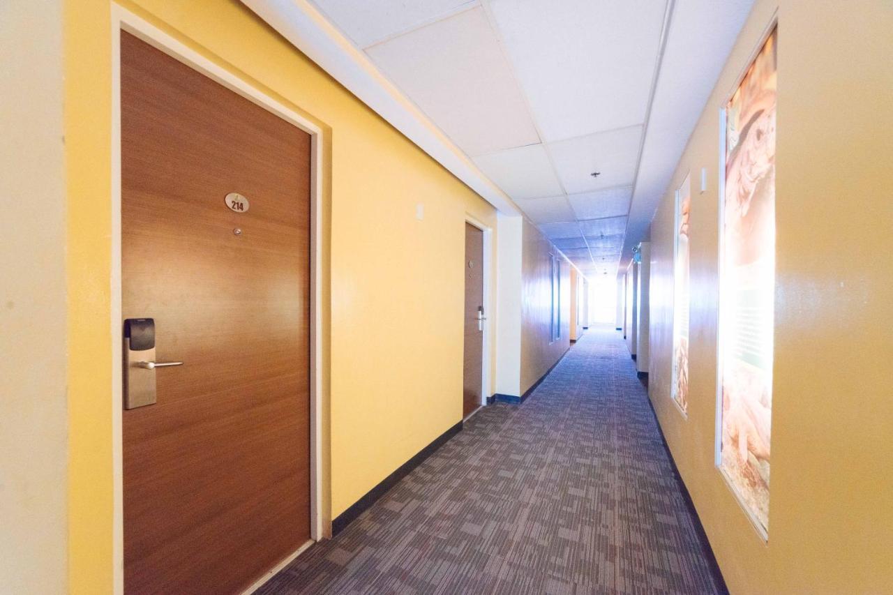 فندق Reddoorz Premium @ The Ritz Garden Oases Davao City المظهر الخارجي الصورة