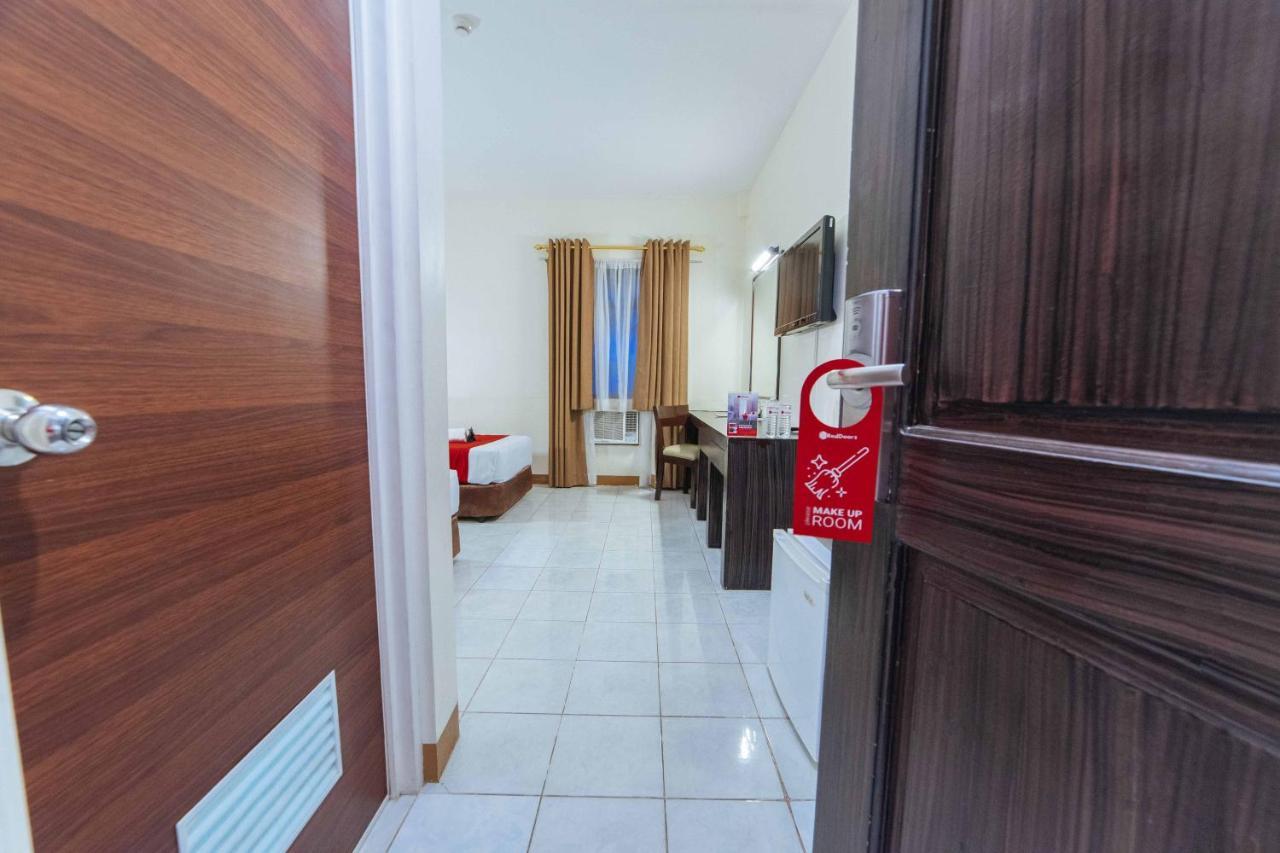 فندق Reddoorz Premium @ The Ritz Garden Oases Davao City المظهر الخارجي الصورة