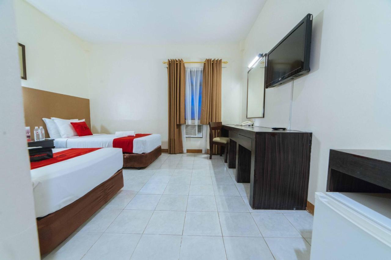 فندق Reddoorz Premium @ The Ritz Garden Oases Davao City المظهر الخارجي الصورة