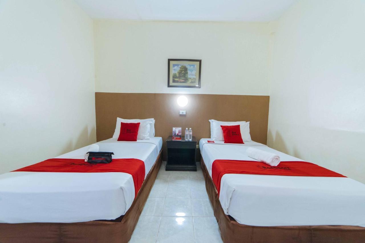 فندق Reddoorz Premium @ The Ritz Garden Oases Davao City المظهر الخارجي الصورة