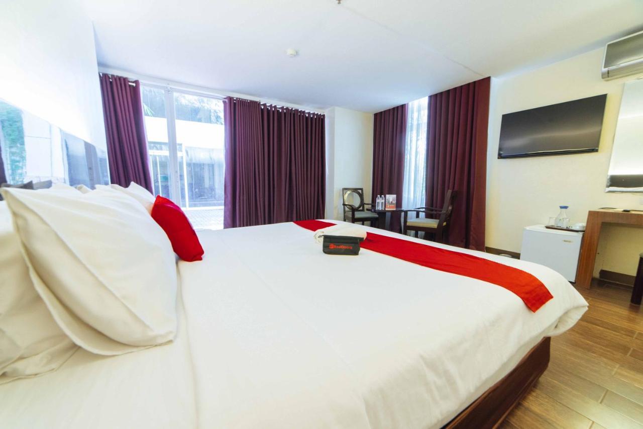 فندق Reddoorz Premium @ The Ritz Garden Oases Davao City المظهر الخارجي الصورة