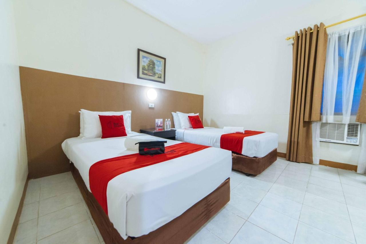 فندق Reddoorz Premium @ The Ritz Garden Oases Davao City المظهر الخارجي الصورة