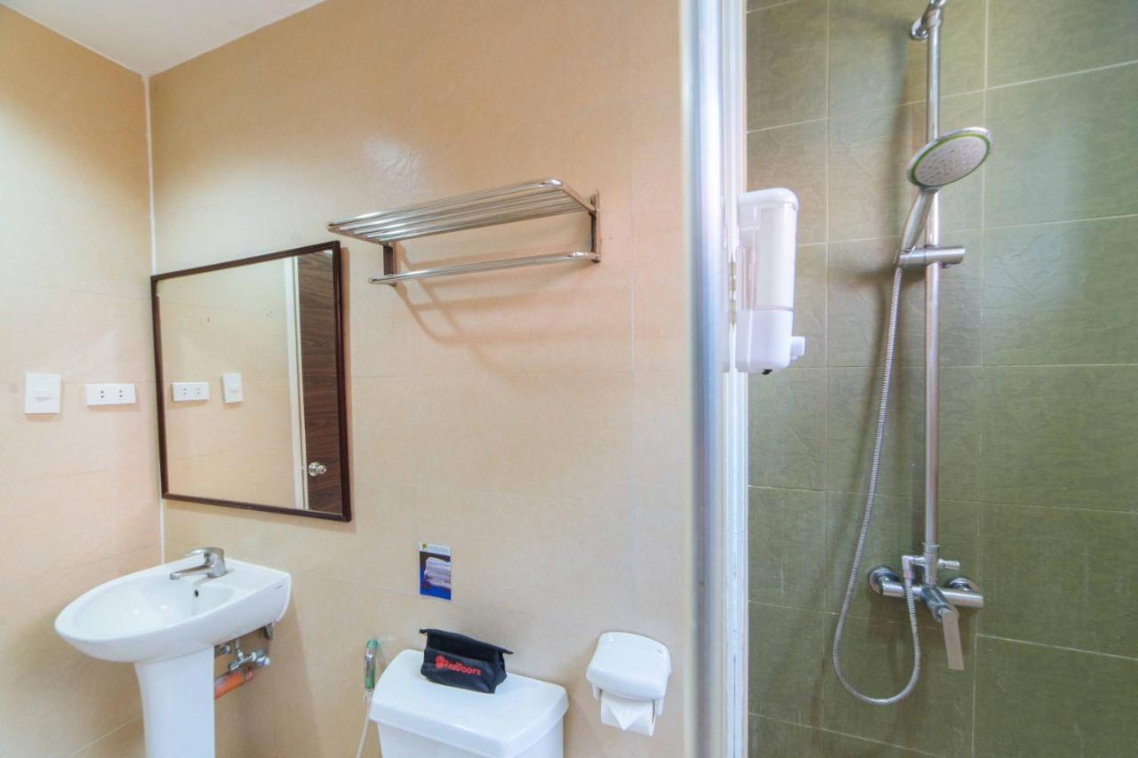 فندق Reddoorz Premium @ The Ritz Garden Oases Davao City المظهر الخارجي الصورة