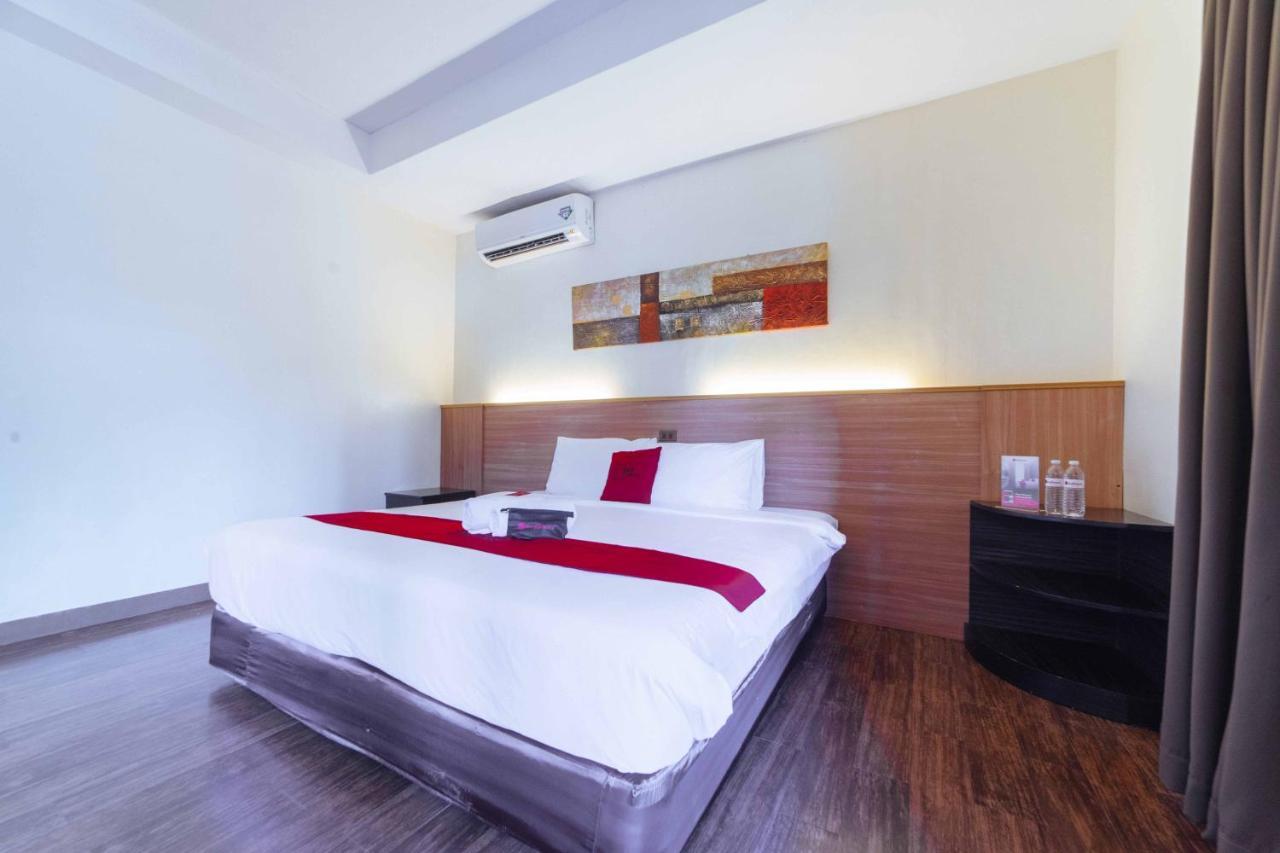 فندق Reddoorz Premium @ The Ritz Garden Oases Davao City المظهر الخارجي الصورة