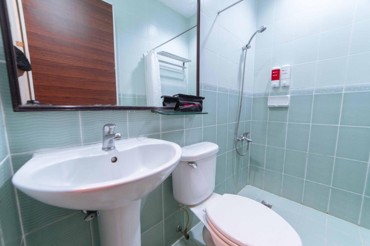 فندق Reddoorz Premium @ The Ritz Garden Oases Davao City المظهر الخارجي الصورة